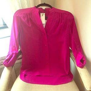 Silk DVF blouse in fuchsia